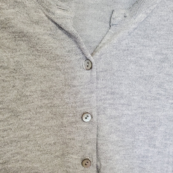 3/$30 Great knit sweater - Picture 2 of 4